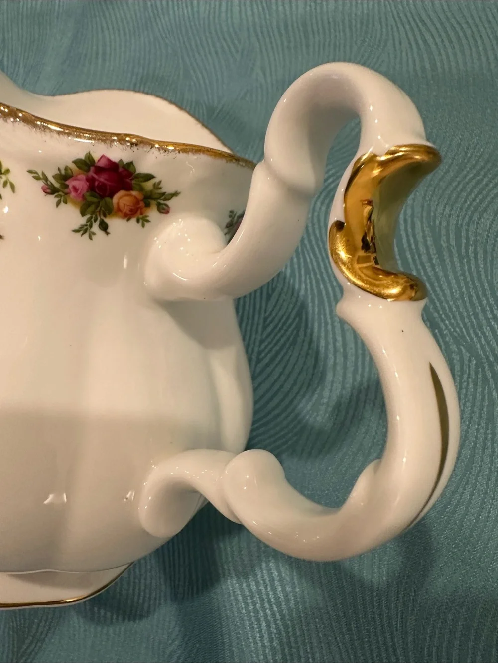 Vintage Royal Albert Old Country Roses Large Pitcher Jug Bone China England 7”